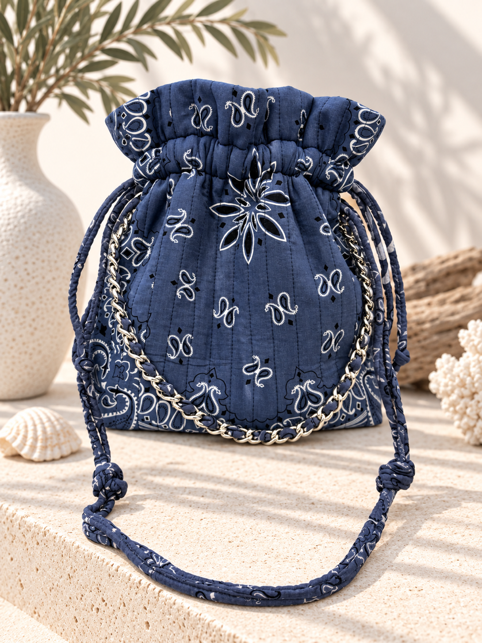 Isla | Deep Cove